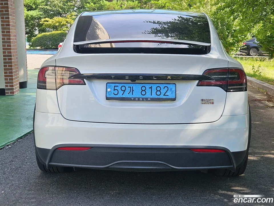 Tesla Model X AWD 2023 — thumbnail 4