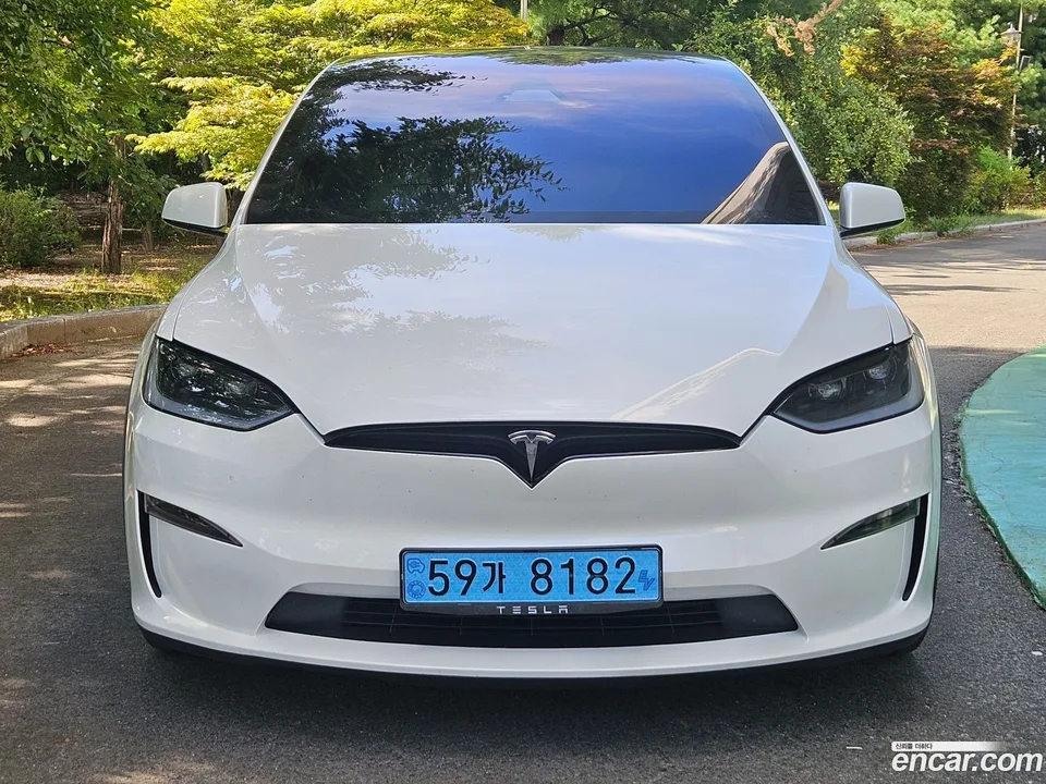 Tesla Model X AWD 2023 — photo 1, buy with delivery to Moscow