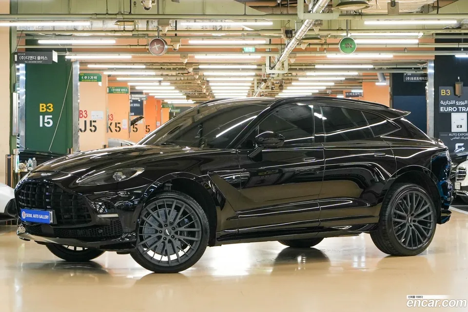 Aston Martin DBX 4.0 V8 707 2024 — photo 1, buy with delivery to Moscow