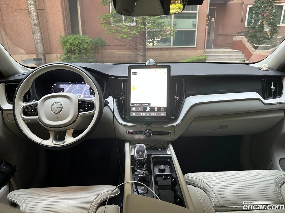 Volvo XC60 B5 2025 — thumbnail 2