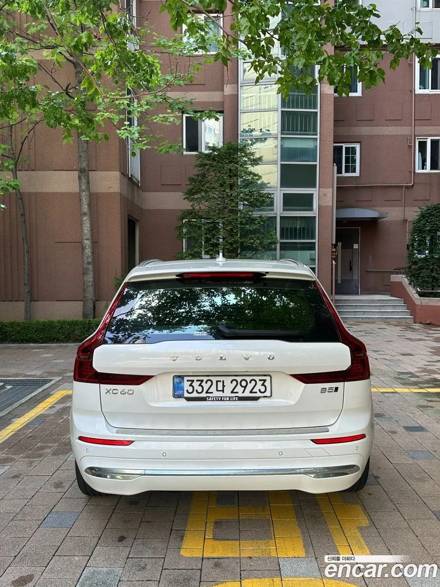 Volvo XC60 B5 2025 — thumbnail 4