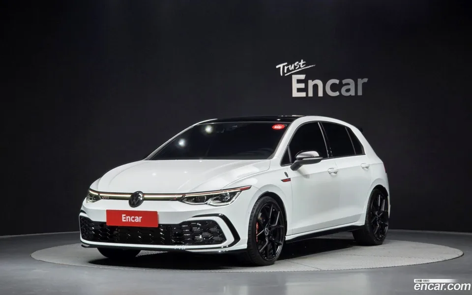 Volkswagen Golf 2.0 GTI 2023 — photo 1, buy with delivery to Moscow