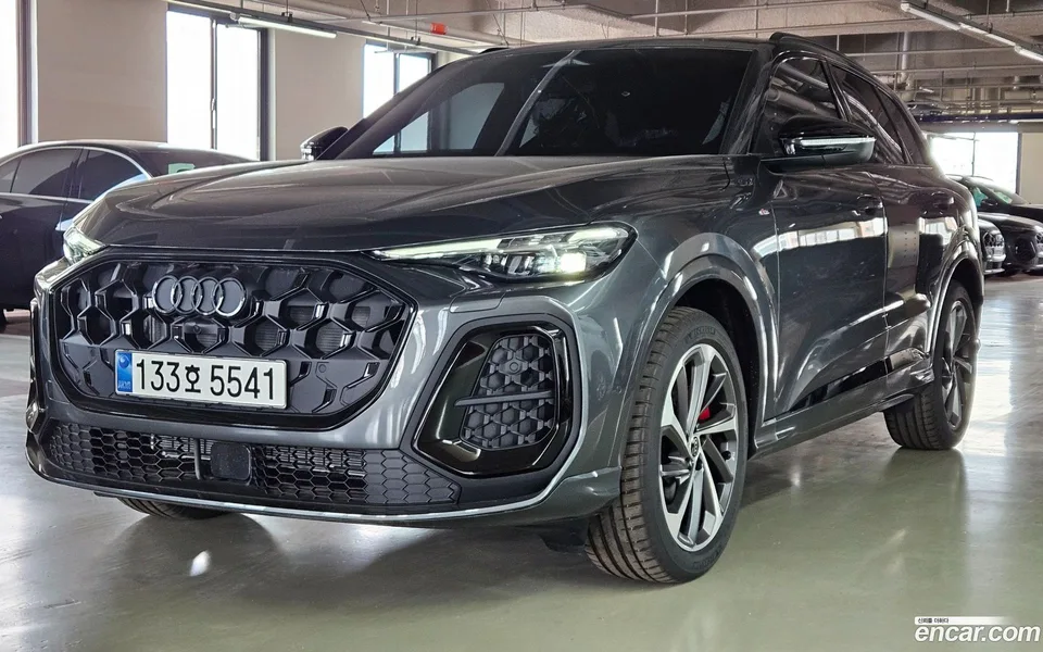Audi Q5 (80A) 40 TDI S Line 2025 — photo 1, buy with delivery to Moscow