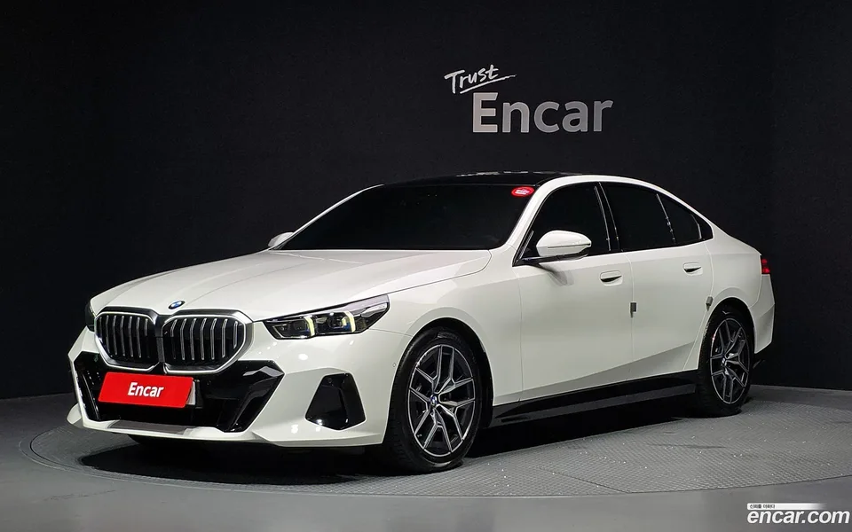 BMW 5 Series 520i M 2025 — photo 1, buy with delivery to Moscow
