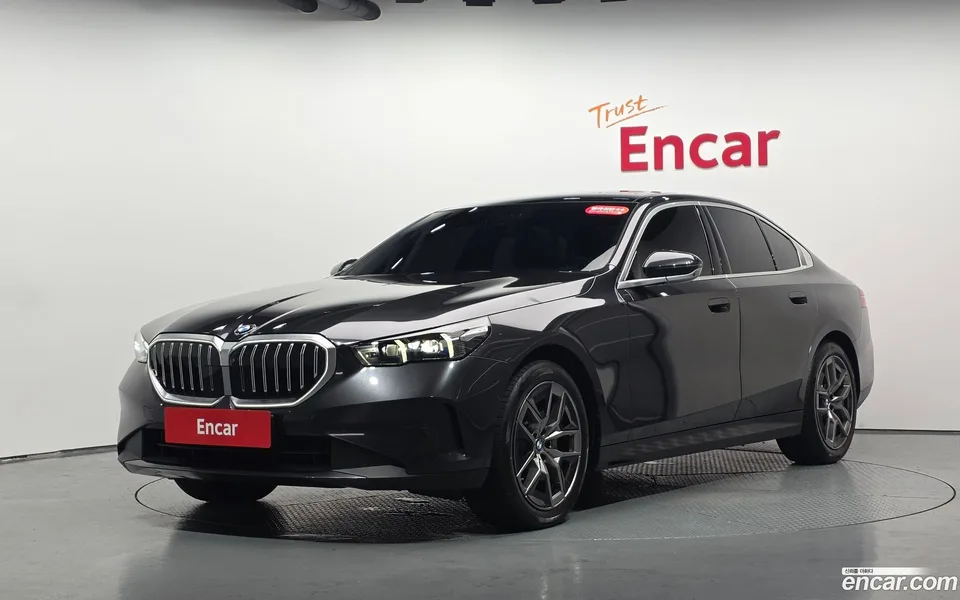 BMW 5 Series 530i xDrive 2025 — photo 1, buy with delivery to Moscow