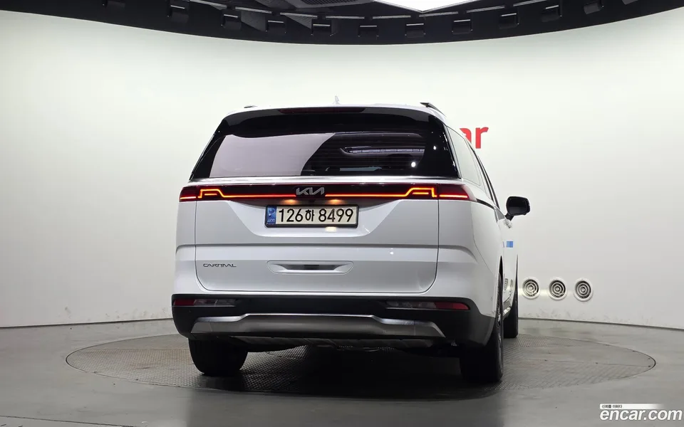 Kia Carnival 9 2022 — thumbnail 4
