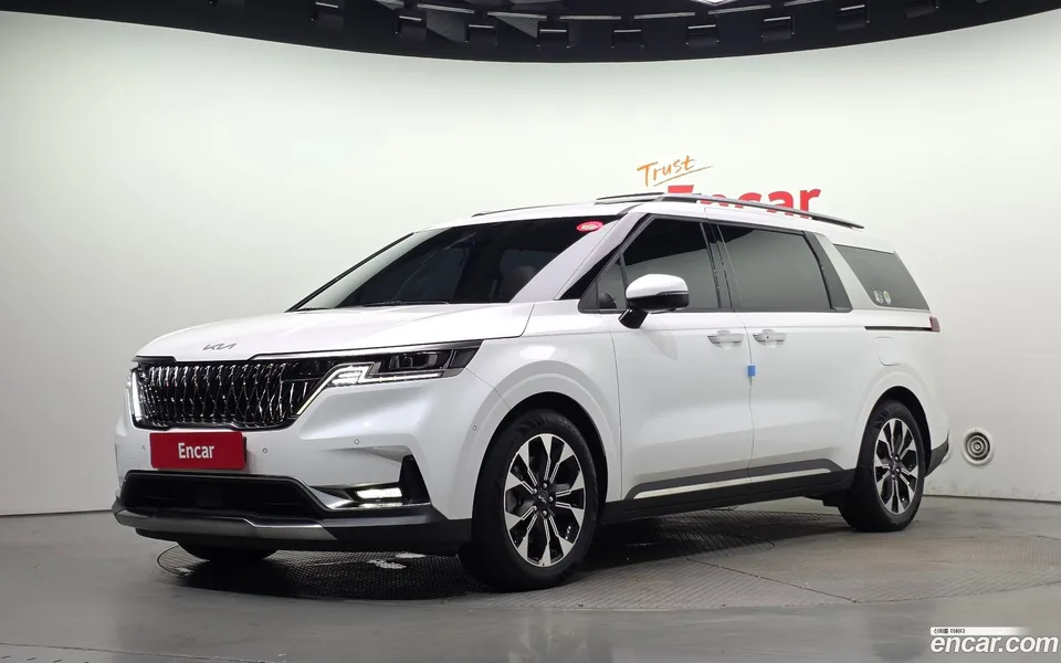 Kia Carnival 9 2022 — photo 1, buy with delivery to Moscow