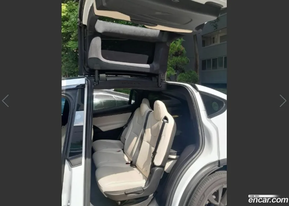 Tesla Model X AWD 2023 — миниатюра 2