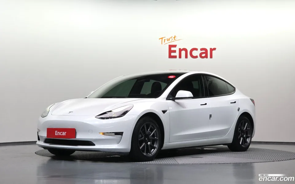 Tesla Model 3 AWD 2022 — photo 1, buy with delivery to Moscow