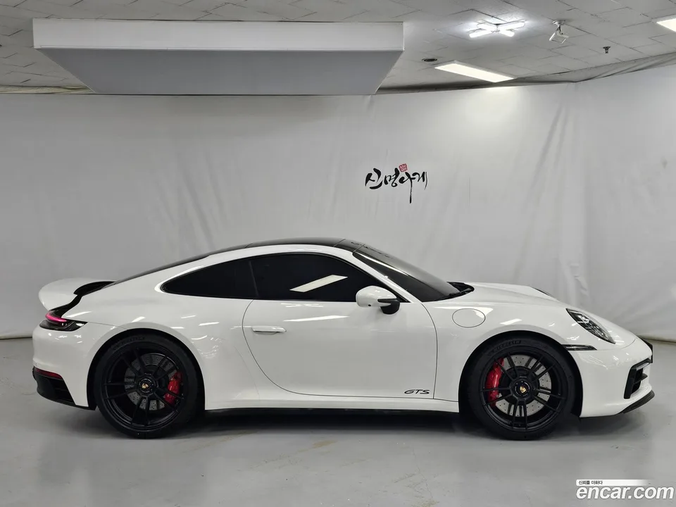 Porsche 911 (992) 4 GTS 2023 — thumbnail 2