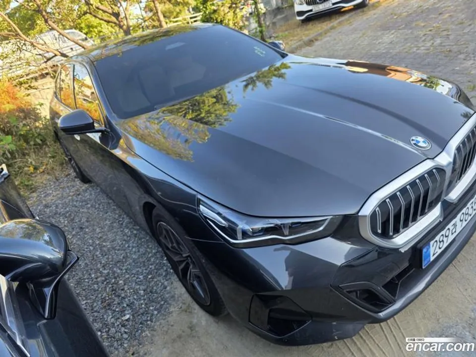 BMW 5 Series 520i M 2026 — thumbnail 3