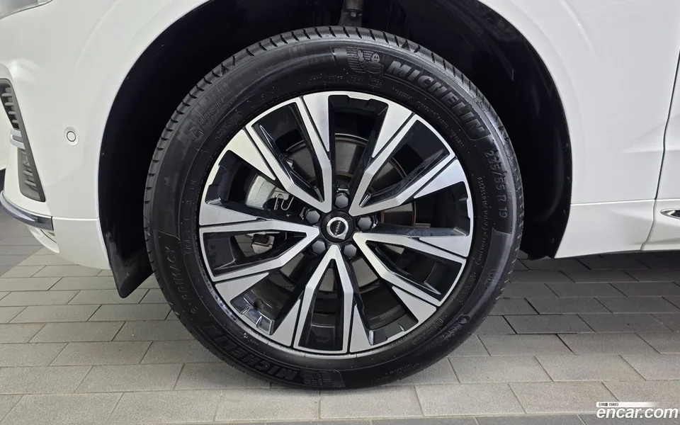 Volvo XC60 B5 2024 — thumbnail 2