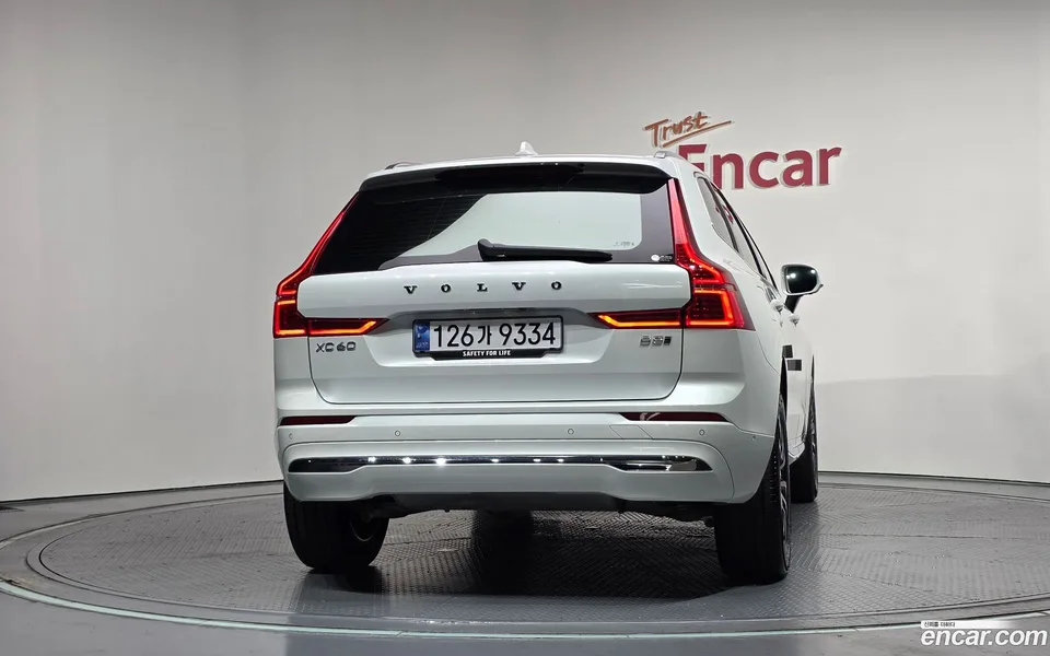 Volvo XC60 B5 2024 — thumbnail 4
