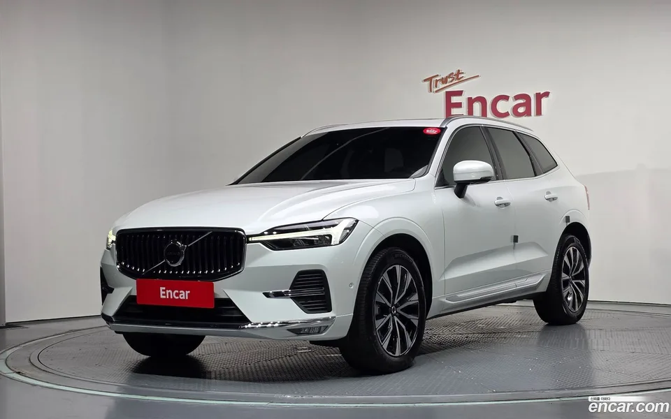 Volvo XC60 B5 2024 — photo 1, buy with delivery to Moscow