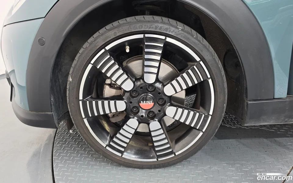 MINI Cooper S 5 2023 — миниатюра 2