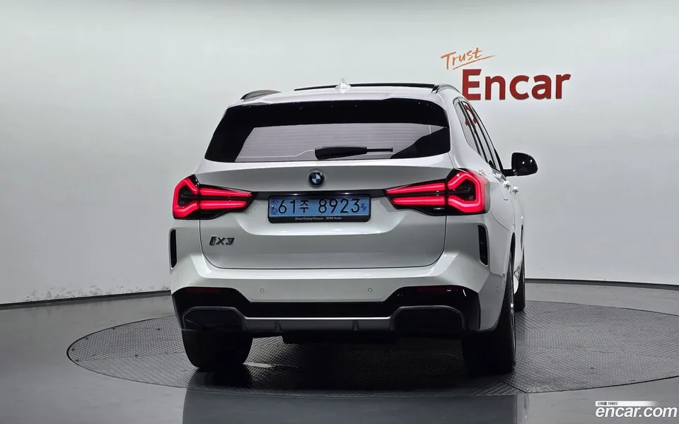 BMW iX3 M 2023 — thumbnail 4