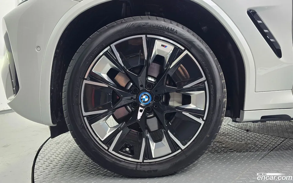 BMW iX3 M 2023 — thumbnail 5