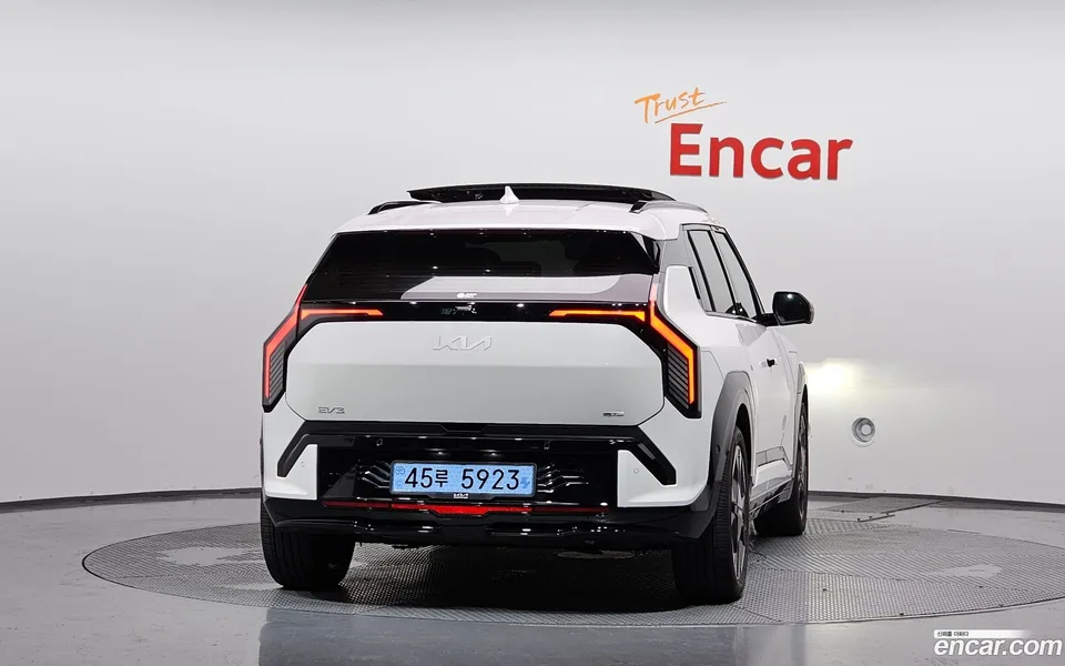 Kia EV3 4WD 2026 — thumbnail 4