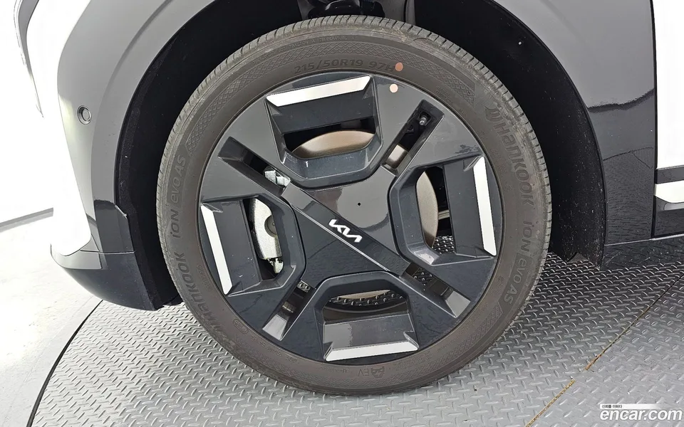 Kia EV3 4WD 2026 — thumbnail 5