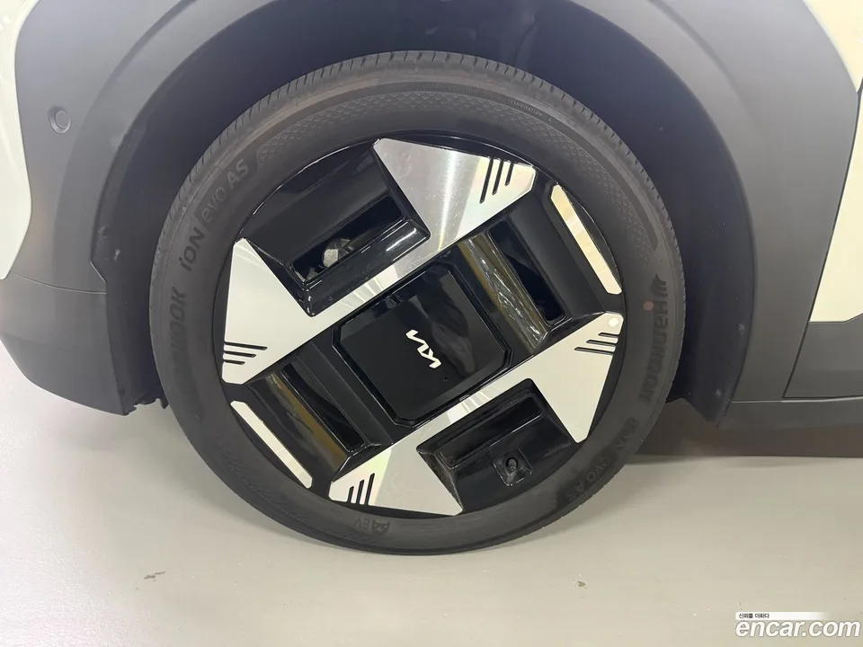 Kia EV3 2WD 2025 — thumbnail 2