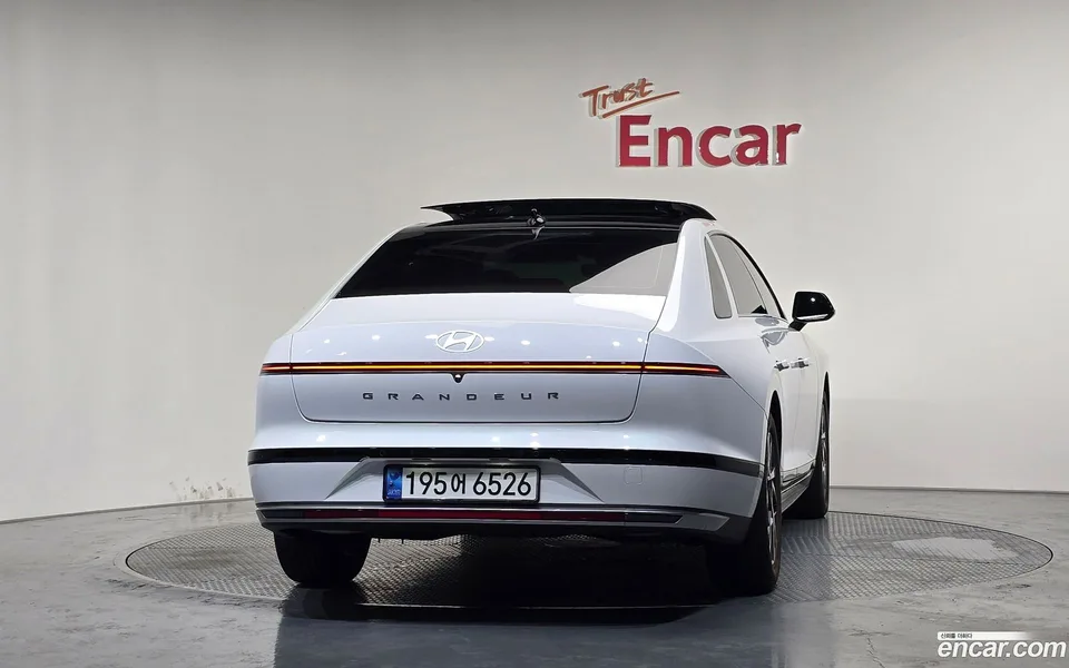 Hyundai Grandeur Hybrid 2023 — thumbnail 4