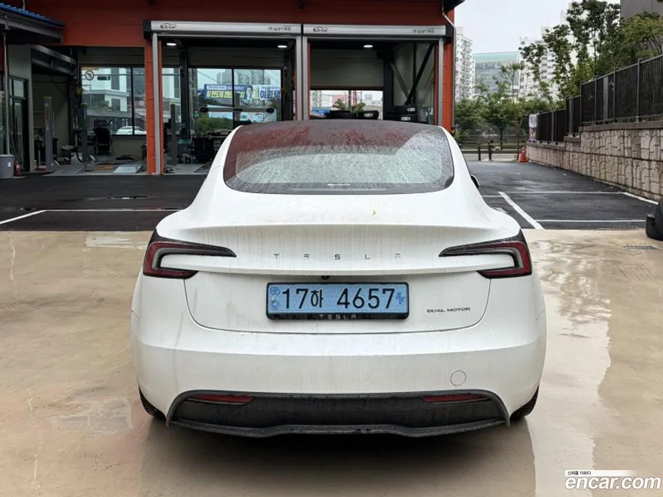 Tesla Model Y RWD 2024 — thumbnail 4