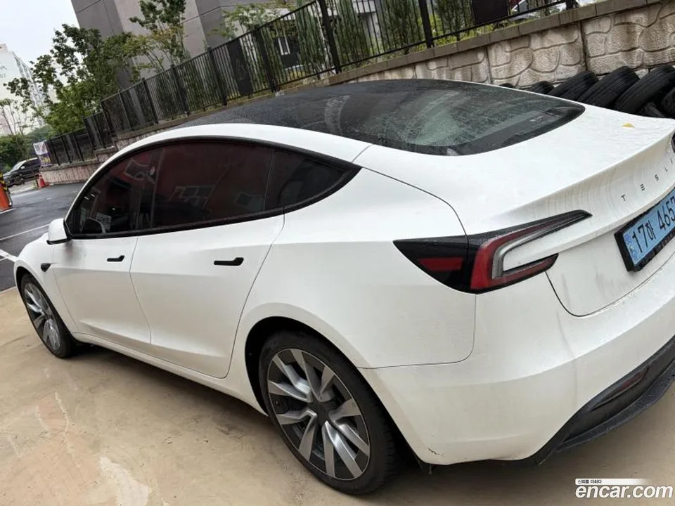Tesla Model Y RWD 2024 — thumbnail 5