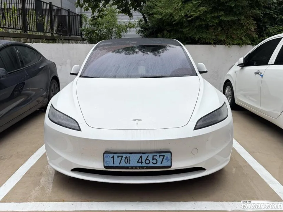 Tesla Model Y RWD 2024 — photo 1, buy with delivery to Moscow