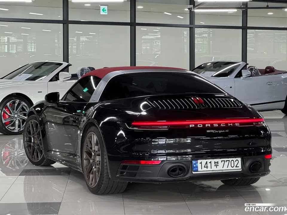 Porsche 911 (992) 4 2023 — thumbnail 3