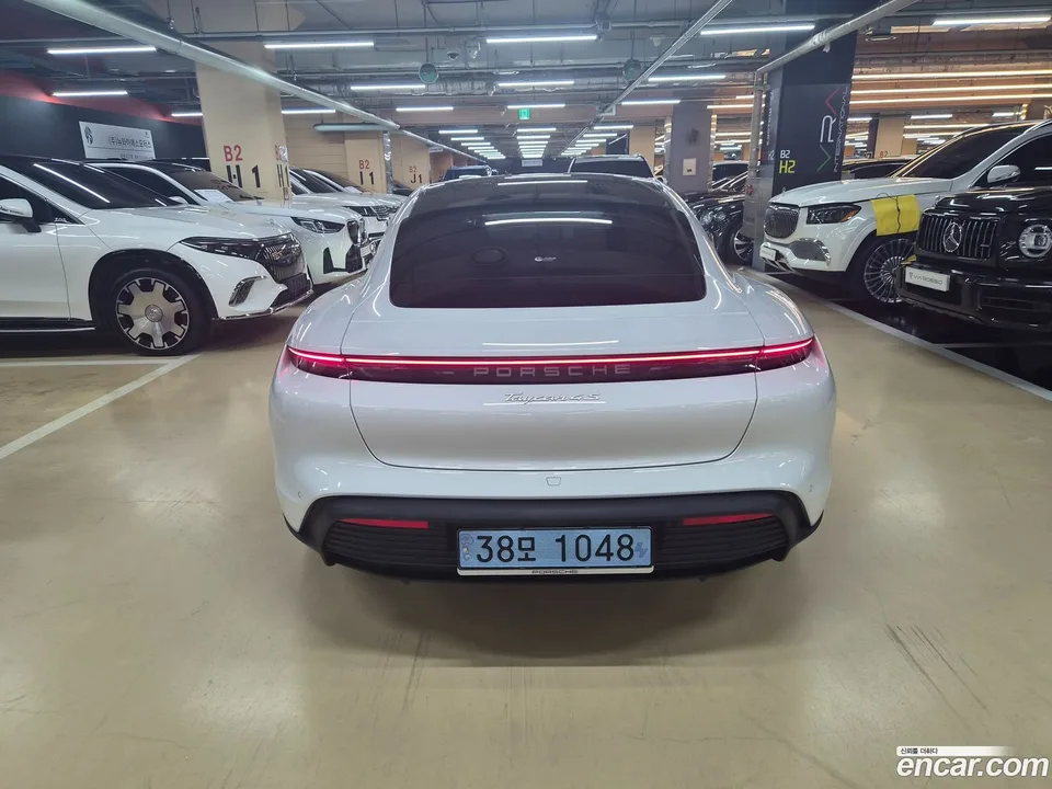 Porsche Taycan 4S 2025 — thumbnail 4