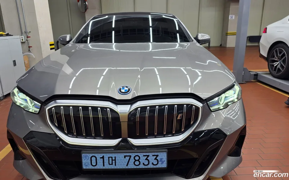 BMW i5 eDrive 40 M 2025 — thumbnail 3