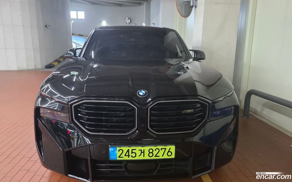 BMW XM 4.4 2023 — photo 1, buy with delivery to Moscow