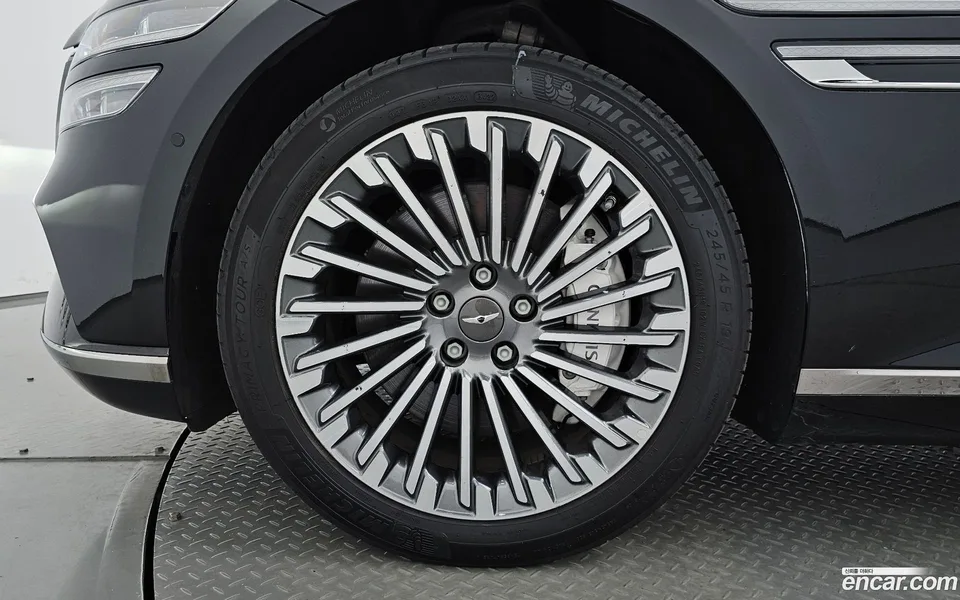 Genesis Electrified G80 e-AWD 2023 — thumbnail 5