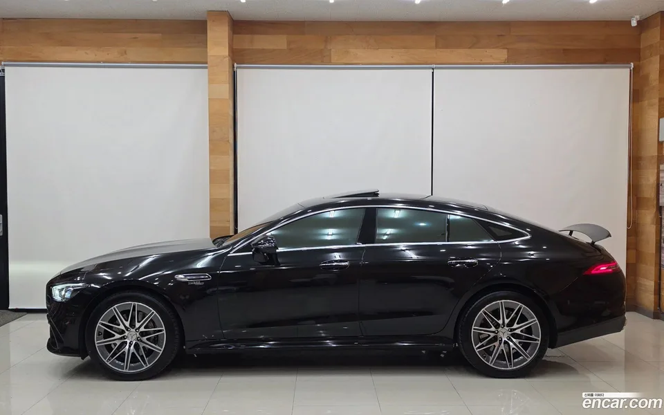 Mercedes-Benz AMG GT 4 43 4MATIC+ 2022 — thumbnail 2