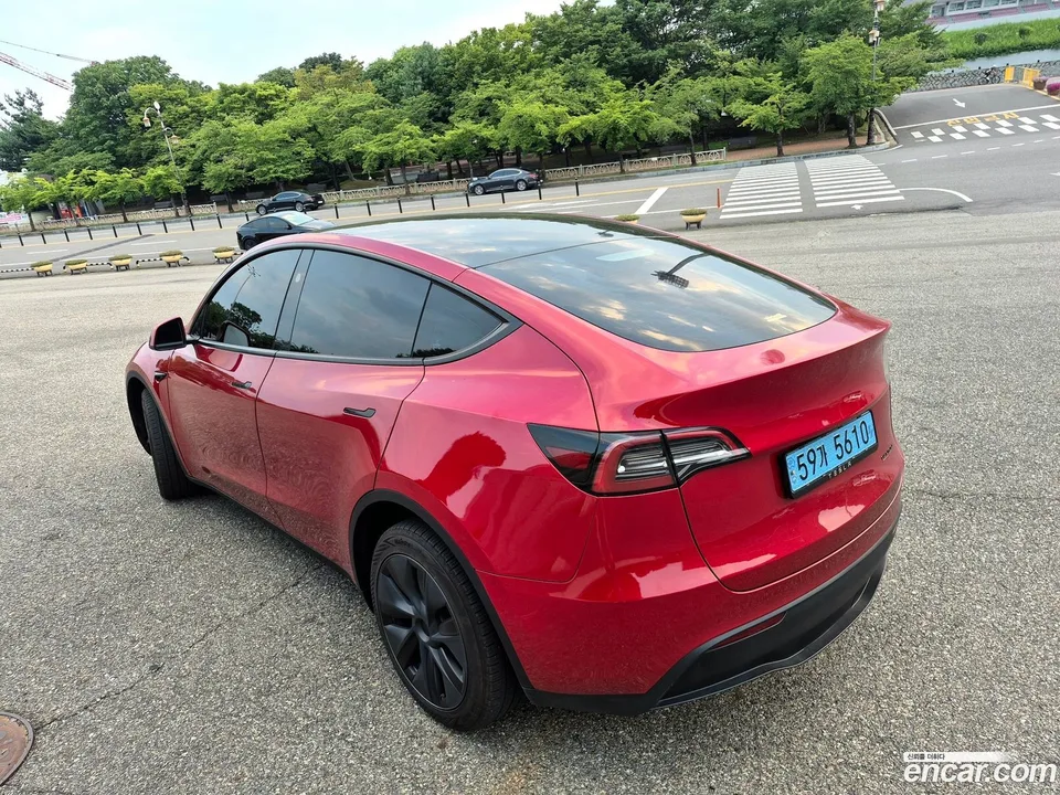 Tesla Model Y AWD 2024 — thumbnail 4