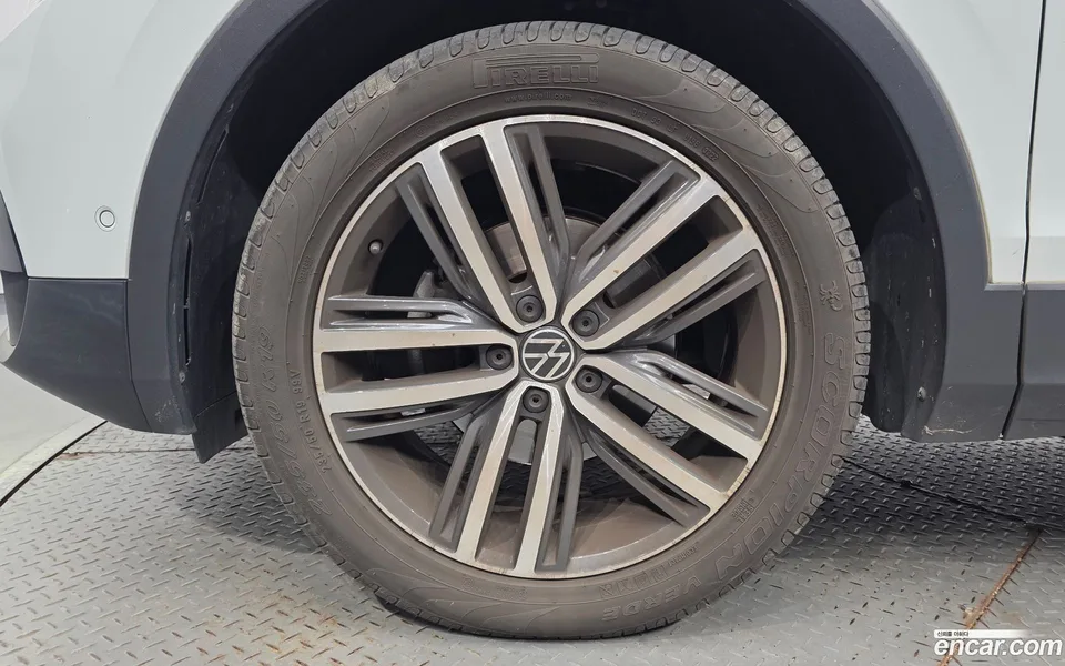 Volkswagen Tiguan 2.0 TDI 4 2022 — thumbnail 5