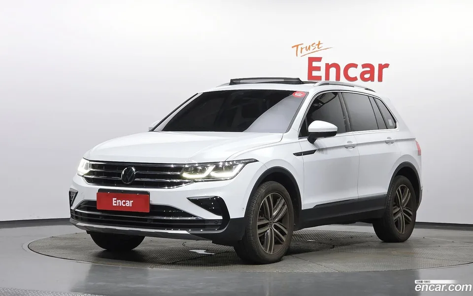 Volkswagen Tiguan 2.0 TDI 4 2022 — photo 1, buy with delivery to Moscow