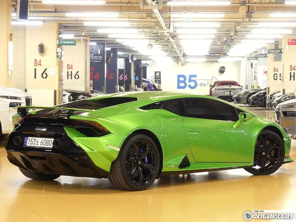 Lamborghini Huracan LP640-2 2023 — миниатюра 3
