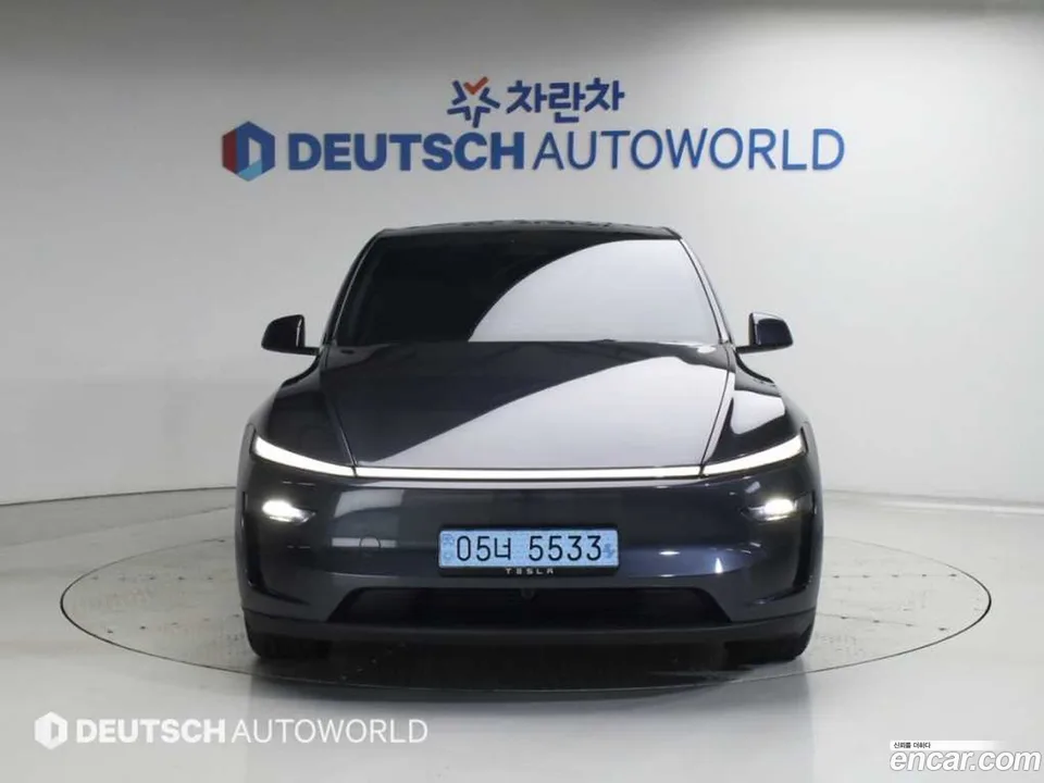 Tesla Model Y AWD 2025 — thumbnail 3