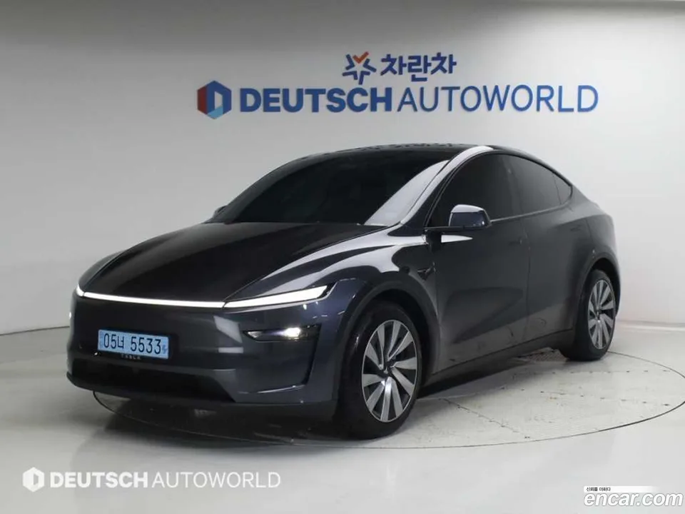 Tesla Model Y AWD 2025 — photo 1, buy with delivery to Moscow