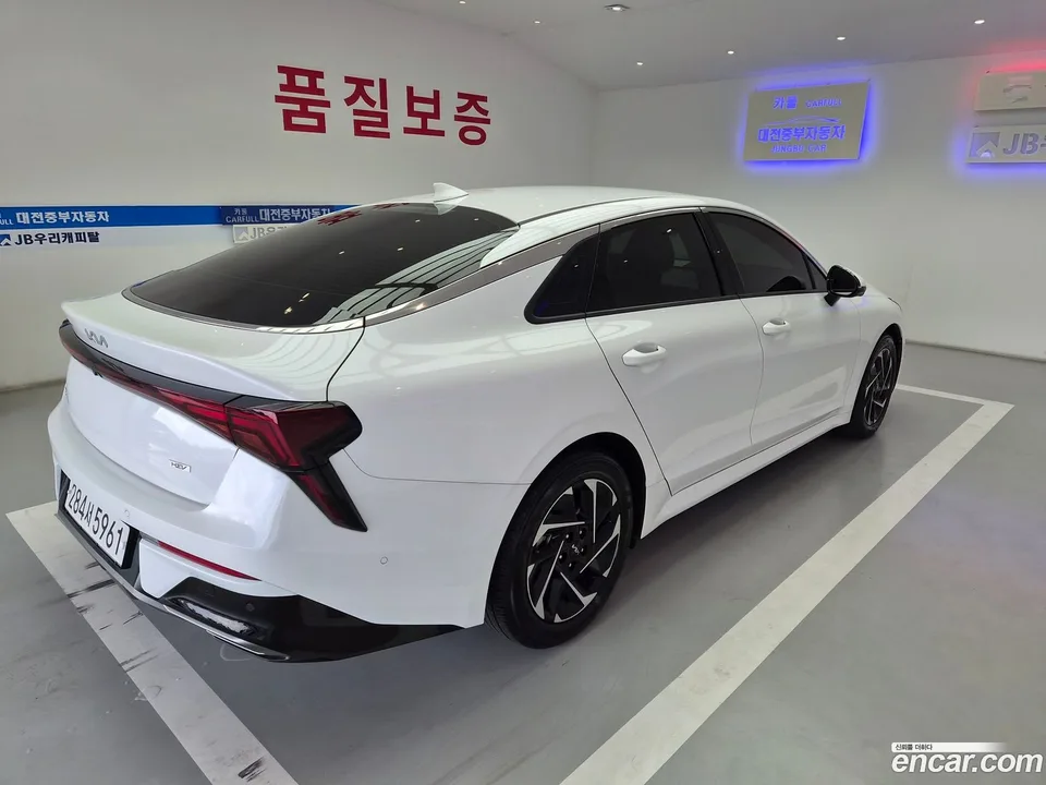 Kia K5 Hybrid 2024 — thumbnail 2