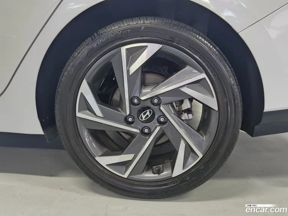 Hyundai Avante CN7 1.6 2023 — thumbnail 2