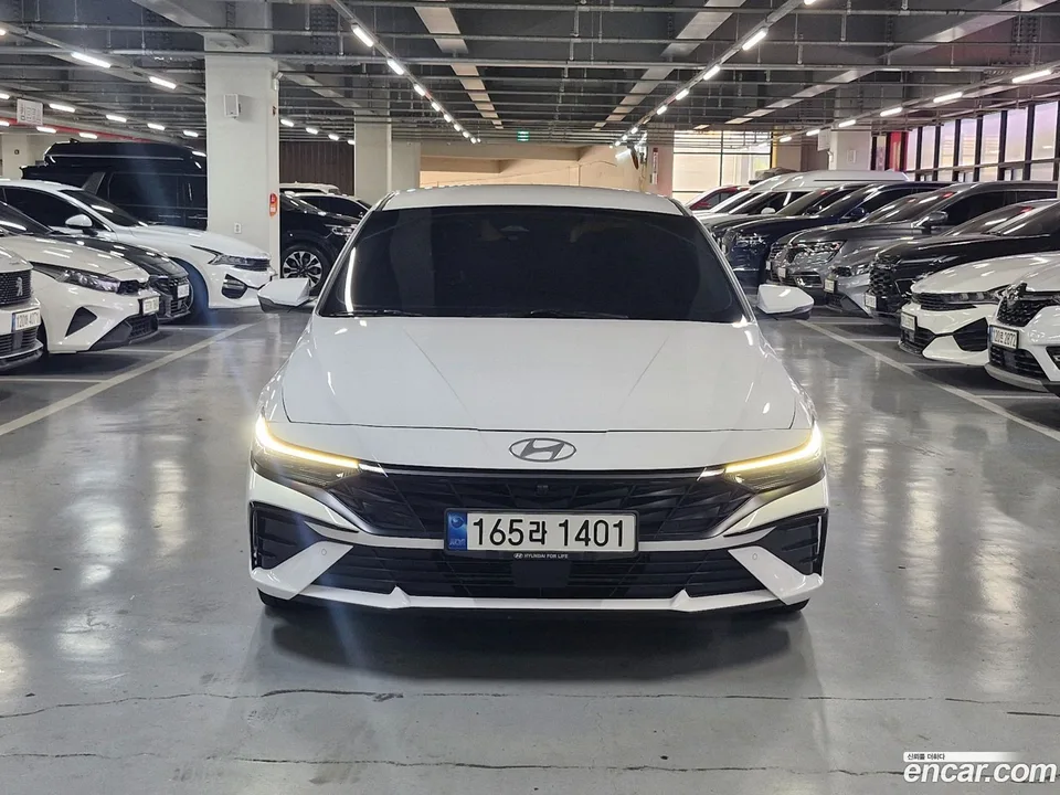 Hyundai Avante CN7 1.6 2023 — photo 1, buy with delivery to Moscow