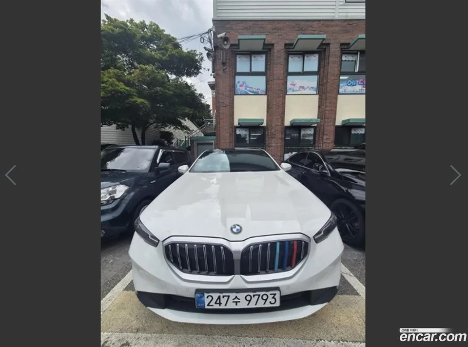 BMW 5 Series 520i 2025 — photo 1, buy with delivery to Moscow