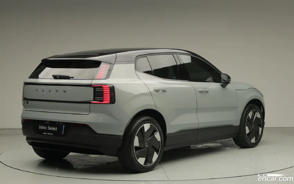 Volvo EX30 2025 — thumbnail 3