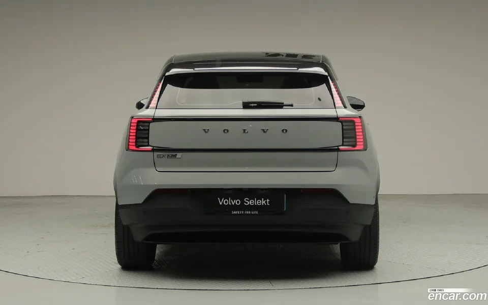 Volvo EX30 2025 — thumbnail 4