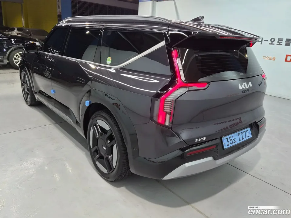 Kia EV9 4WD 2023 — thumbnail 4