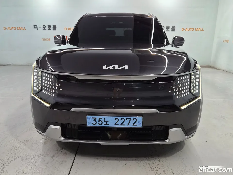 Kia EV9 4WD 2023 — photo 1, buy with delivery to Moscow