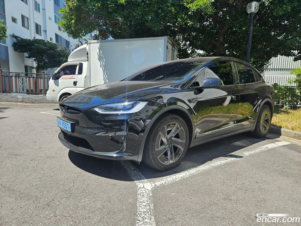 Tesla Model X AWD 2026 — photo 1, buy with delivery to Moscow