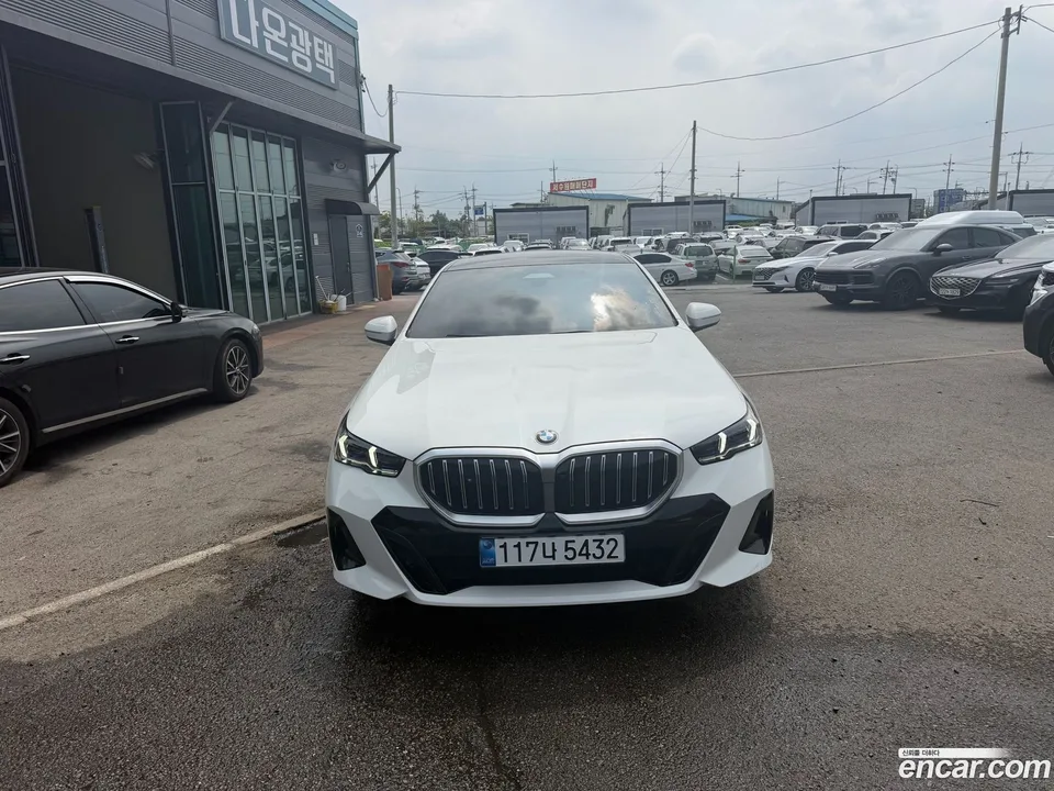 BMW 5 Series 530i xDrive M 2025 — photo 1, buy with delivery to Moscow